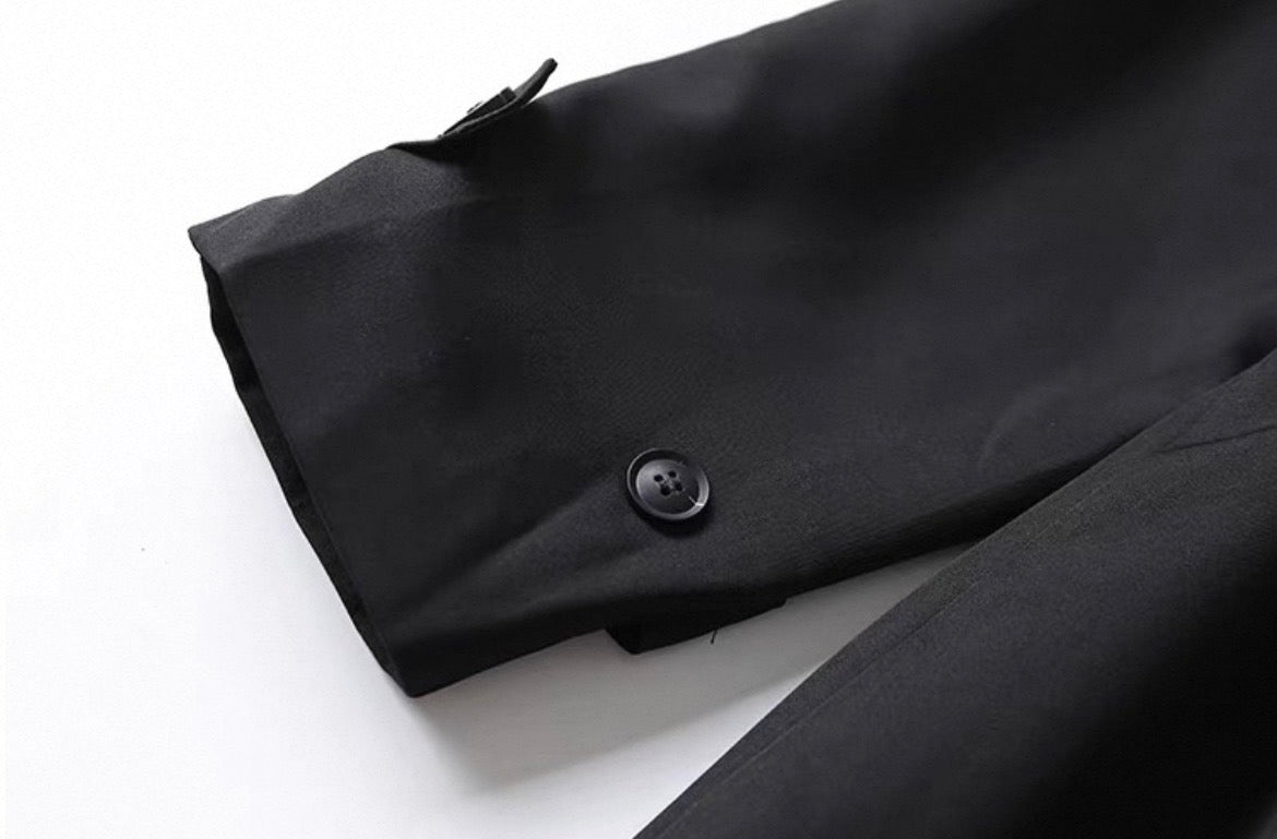 TRENCHCOAT