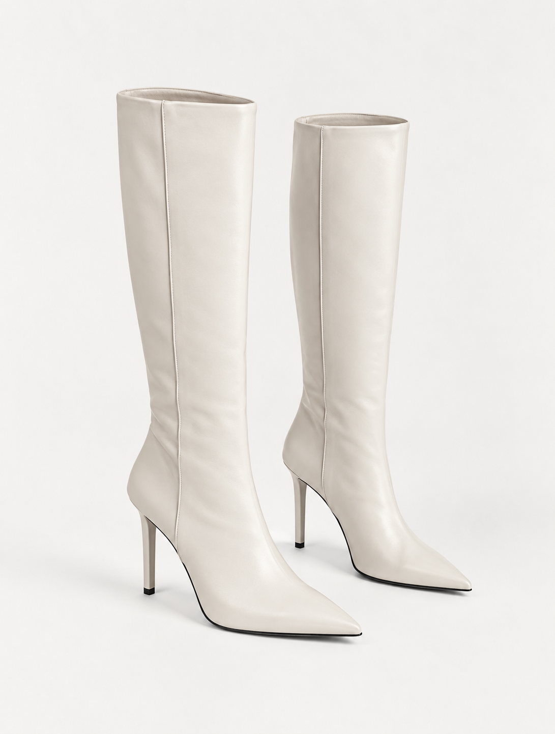 KNEE-HIGH HEELS